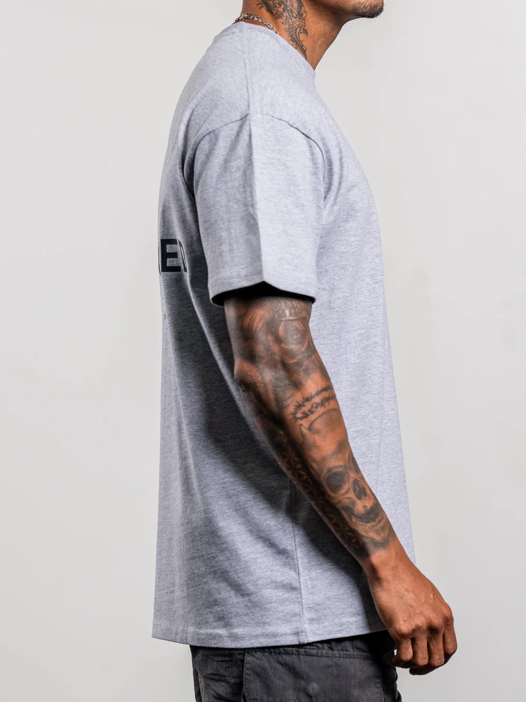 NOBLE & UNTAMED T-SHIRT GREY